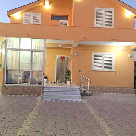 Hotel Sabi Maminas Екстериор снимка